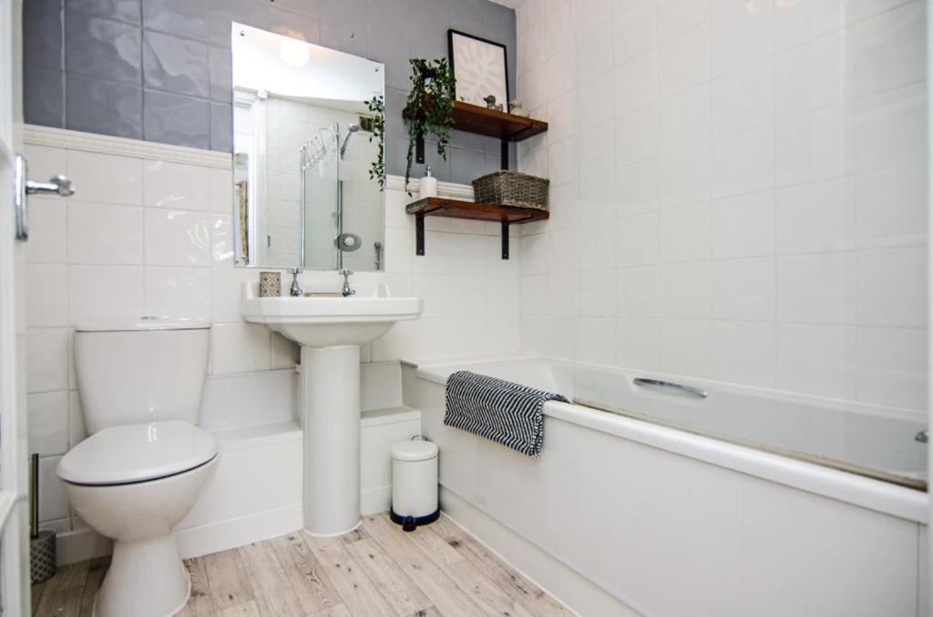 Cosy Lichfield Apartment Extérieur photo