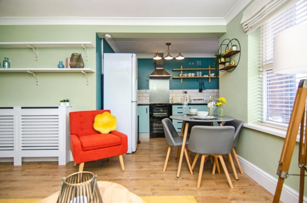 Cosy Lichfield Apartment Extérieur photo